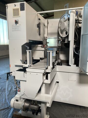 KASTO - Mașini de tăiat cu bandă KASTO Produktionssägemaschinen