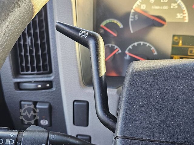 Suitcase VOLVO FL 290.18