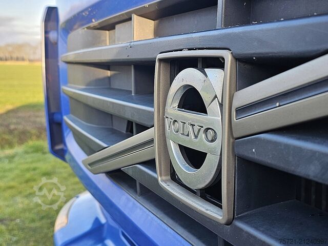 Suitcase VOLVO FL 290.18