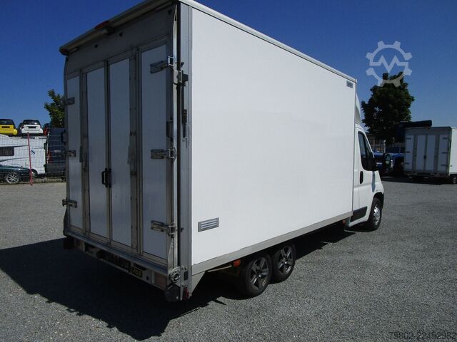 Furgon skrzyniowy PEUGEOT Boxer  2.0L 130PS*3-Achser+Türen+Rampe hinten*
