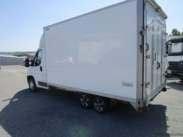 Furgon skrzyniowy PEUGEOT Boxer  2.0L 130PS*3-Achser+Türen+Rampe hinten*