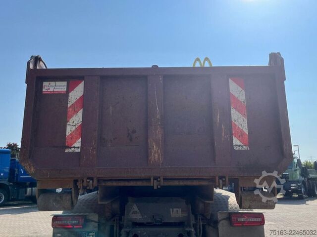 Autocamion cu cârlig pentru containere  ANDERE