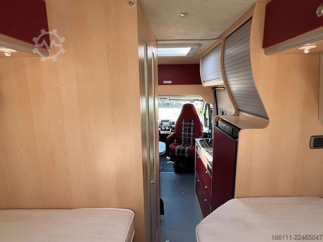 Kastenwagen Wohnmobil / Campervan LA STRADA Avanti EB - tiefe Einzelbetten -  - Solar