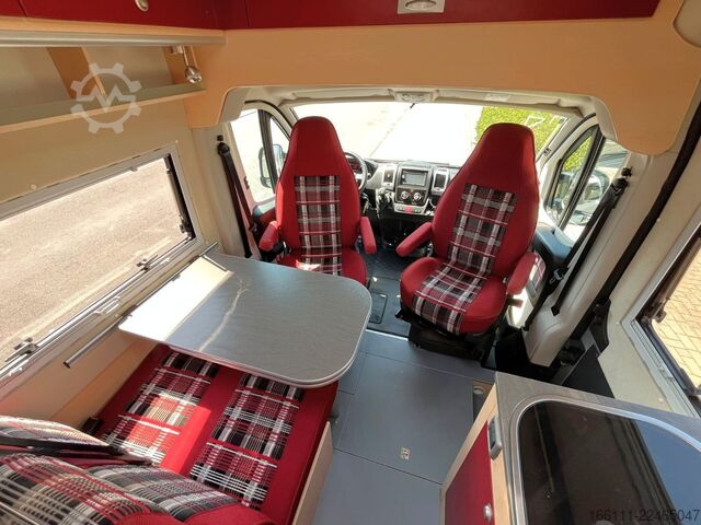 Kastenwagen Wohnmobil / Campervan LA STRADA Avanti EB - tiefe Einzelbetten -  - Solar