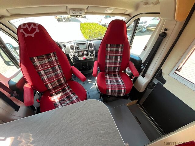 Kastenwagen Wohnmobil / Campervan LA STRADA Avanti EB - tiefe Einzelbetten -  - Solar