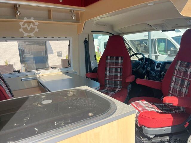 Kastenwagen Wohnmobil / Campervan LA STRADA Avanti EB - tiefe Einzelbetten -  - Solar
