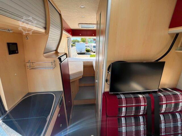 Kastenwagen Wohnmobil / Campervan LA STRADA Avanti EB - tiefe Einzelbetten -  - Solar