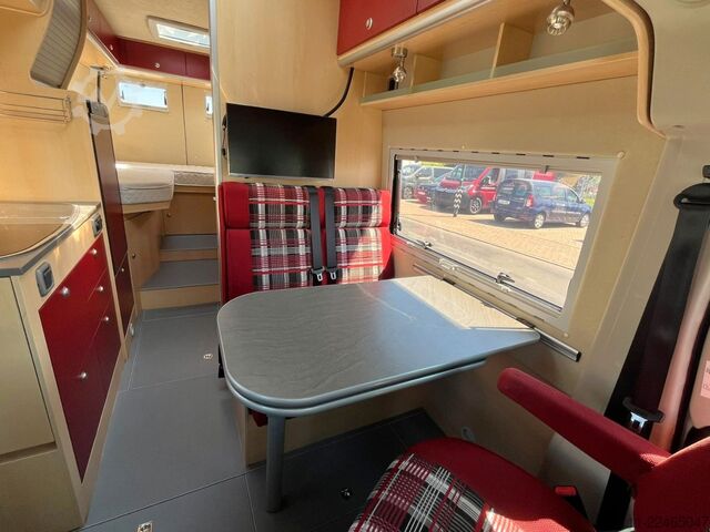 Kastenwagen Wohnmobil / Campervan LA STRADA Avanti EB - tiefe Einzelbetten -  - Solar