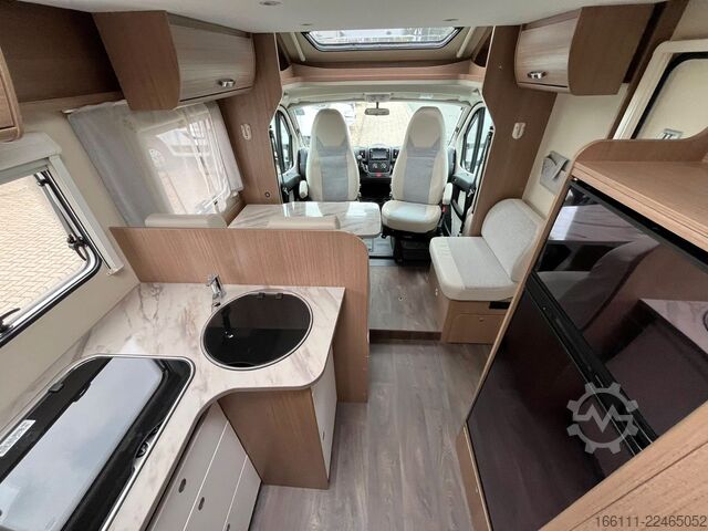 Teilintegriertes Wohnmobil CARADO T 334 - Hub/Einzelbetten -  - Klima