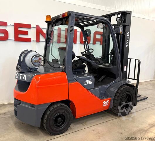 Forklift Toyota 11126 - 06-8FGJ35F06