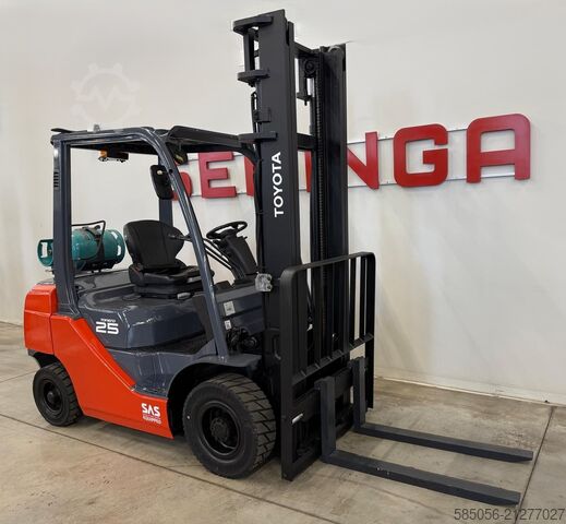 Forklift Toyota 10863 - 02-8FGF25