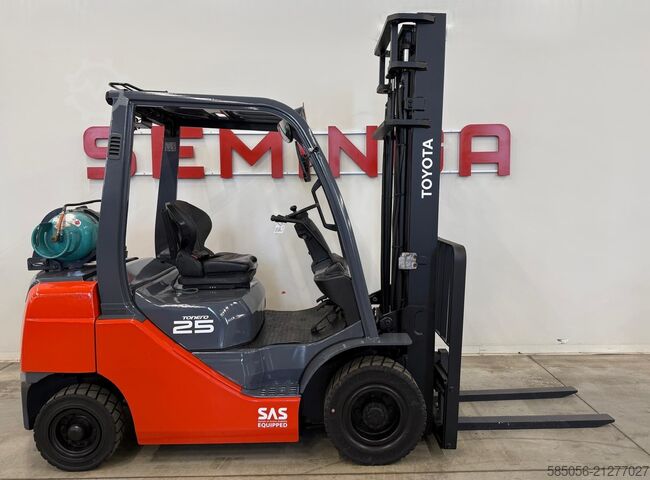 Forklift Toyota 10863 - 02-8FGF25