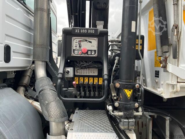Camión volquete trilateral MERCEDES-BENZ Axor 1826 K 4x2 2-Achs Kipper Kran Greiferst. de
