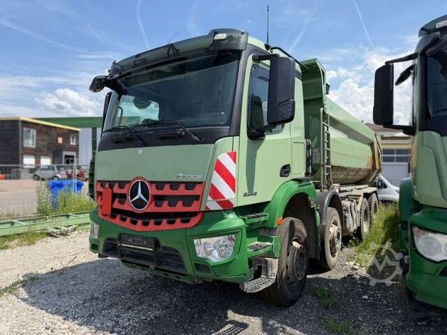 Tipvogn MERCEDES-BENZ Arocs 3243 8x4 4 Achs Muldenkipper Meiller deuts