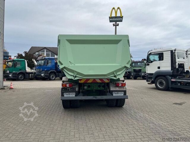 Camion benne MERCEDES-BENZ Arocs 3243 8x4 4 Achs Muldenkipper 18 m³, deutsc