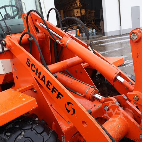 ładowarka Schaeff SKL833