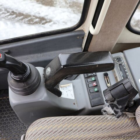 ładowarka Schaeff SKL833