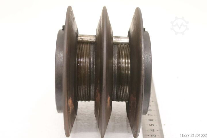 Kéthornyú ékszíjtárcsa Ø153 mm unbekannt V-Riemenscheibe mit variabler Steigung