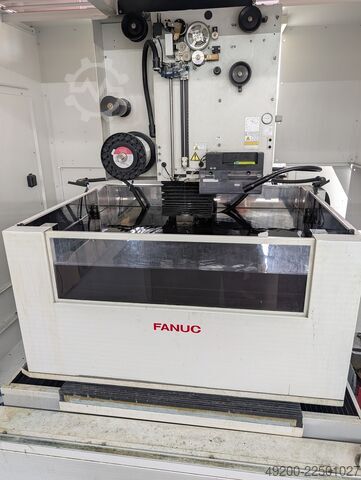 Drutowa wycinarka elektroerozyjna FANUC ROBOCUT α-1iD
