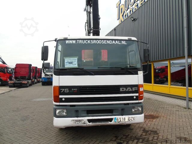 Kraanwagen DAF CF 75.240 ATI + EURO 2 + HIAB 090 + 3SIDE TIPPER