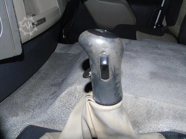 Kipper Renault Kerax 410DXI + 8X4 + MANUAL + SPRING