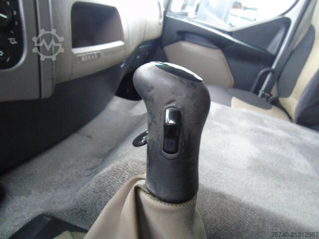 Kipper Renault Kerax 410DXI + 8X4 + MANUAL + SPRING