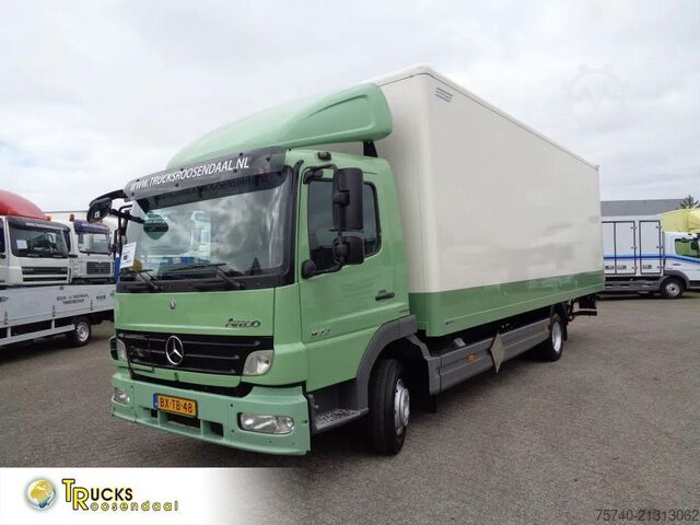 Bőrönd Mercedes-Benz Atego 822 + Euro 5 + Dhollandia lift