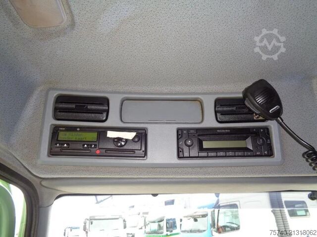 Gesloten bak Mercedes-Benz Atego 822 + Euro 5 + Dhollandia lift