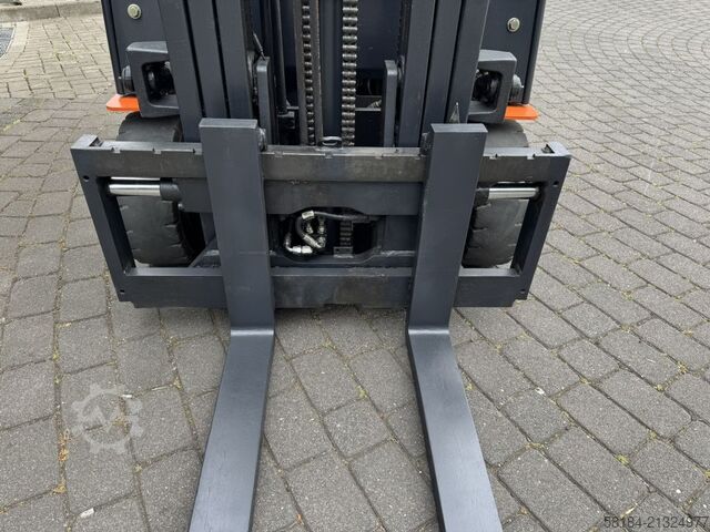 Elektrische vorkheftruck 3 wielen Doosan B15T-5