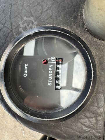 Electric 3-wheel forklift Linde E15