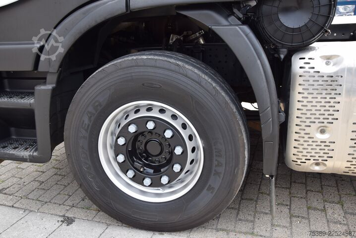 Billenő teherautó Iveco Stralis 510 Highway HiabAbrollkipper 6X4