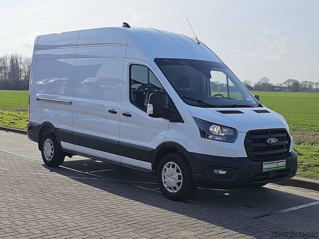 Kombi s vysokou střechou FORD TRANSIT 2.0 L3H3 RWD Navi