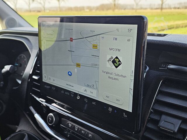 Kombi s vysokou střechou FORD TRANSIT 2.0 L3H3 RWD Navi