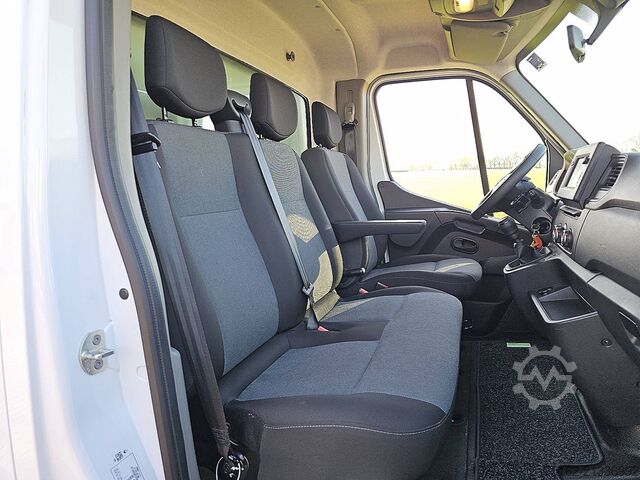 Kufr RENAULT MASTER 2.3 Bakwagen Laadklep!