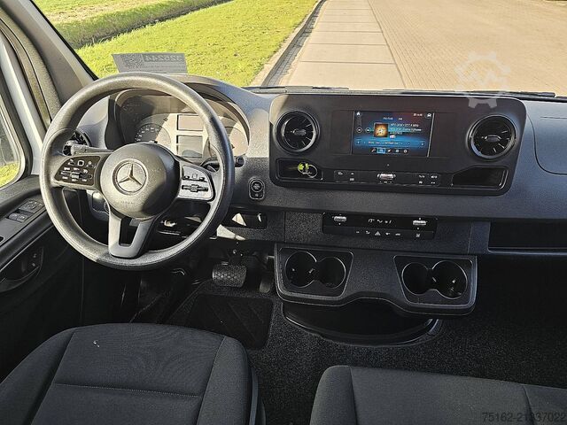 Kombi s vysokou střechou MERCEDES-BENZ SPRINTER 214 CDI AUT. L2H2