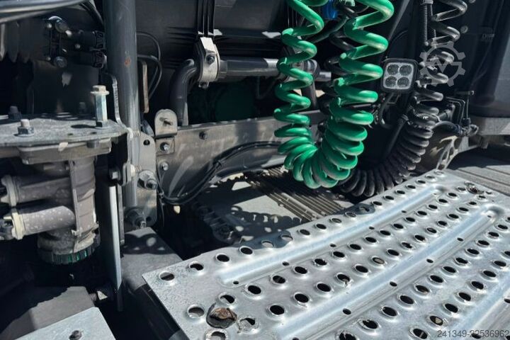 Τυπική μονάδα τράκτορα VOLVO FH-460 XXL 2x Tanks 1200L
