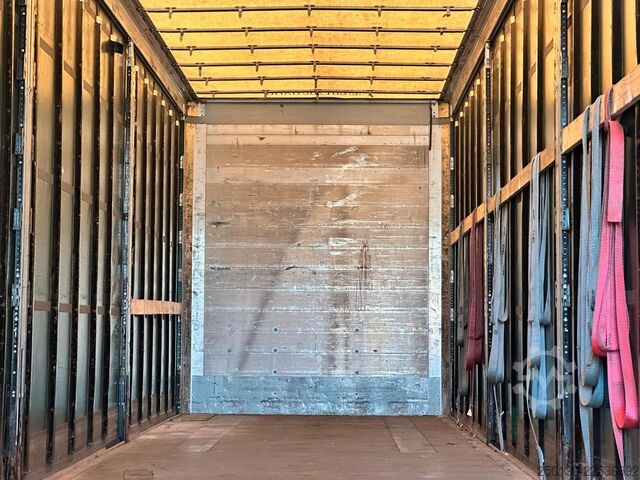 Ανοιχτό ημιρυμουλκούμενο με μουσαμά SCHMITZ CARGOBULL SCB*S3T MegaTrailer Curtainsider Edscha