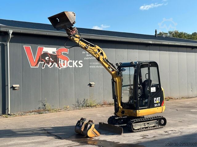 Μίνι εκσκαφέας CATERPILLAR 301.7D Gummikette / 2 Löffel / Schwenkschaufel