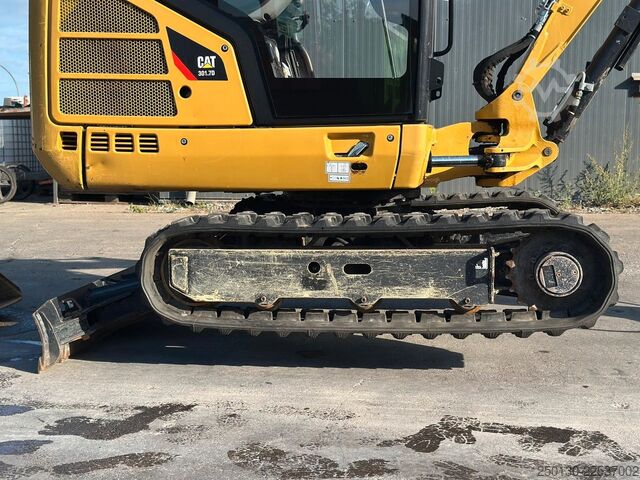 Μίνι εκσκαφέας CATERPILLAR 301.7D Gummikette / 2 Löffel / Schwenkschaufel