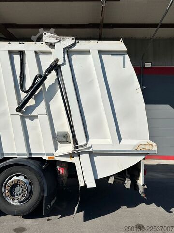 Απορριμματοφόρο MERCEDES-BENZ Antos 2533 6x2 FAUN Frontpress 533 Überkopflader