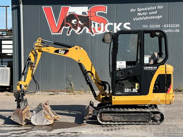 Μίνι εκσκαφέας CATERPILLAR 301.8C Gummikette / 2 Löffel / Schwenkschaufel
