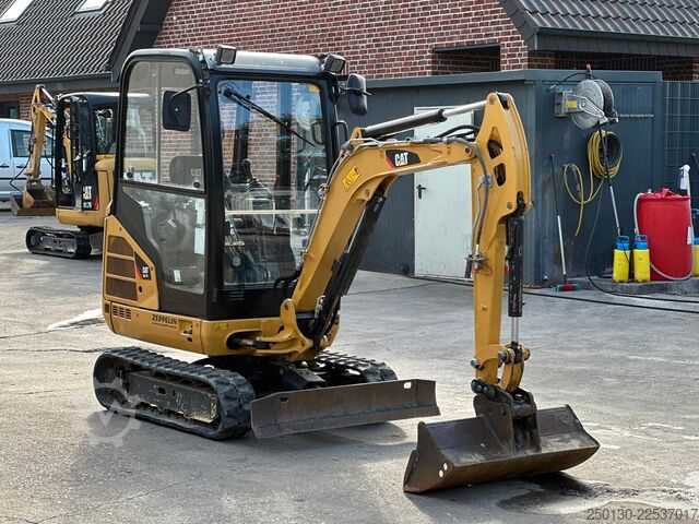 Μίνι εκσκαφέας CATERPILLAR 301.7D Gummikette / 2 Löffel / Schwenkschaufel