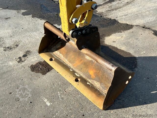 Μίνι εκσκαφέας CATERPILLAR 301.7D Gummikette / 2 Löffel / Schwenkschaufel