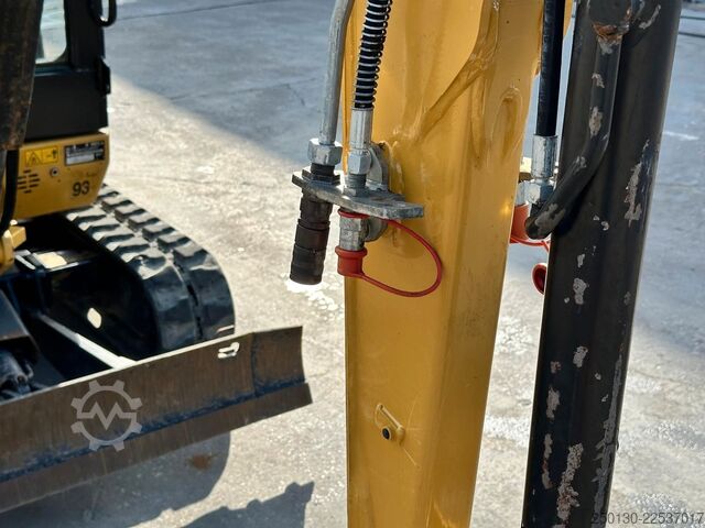 Μίνι εκσκαφέας CATERPILLAR 301.7D Gummikette / 2 Löffel / Schwenkschaufel