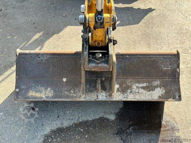 Μίνι εκσκαφέας CATERPILLAR 301.7D Gummikette / 2 Löffel / Schwenkschaufel