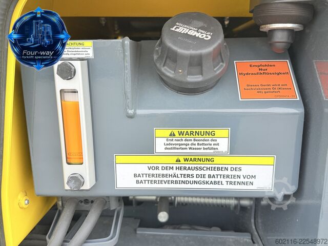 Fyrvägstruck Combilift C4000ET TRIPLEX 6350 WIDE FORK POSITIONE