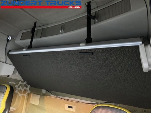 Standardni SZM Volvo FH16-750 GLOBETROTTER XL, IPARCOOL , 2 TANKS, 2...