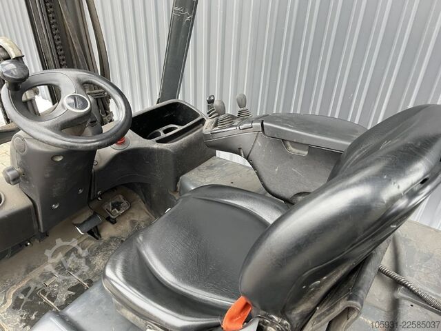 Electric 3-wheel forklift Linde E16-02