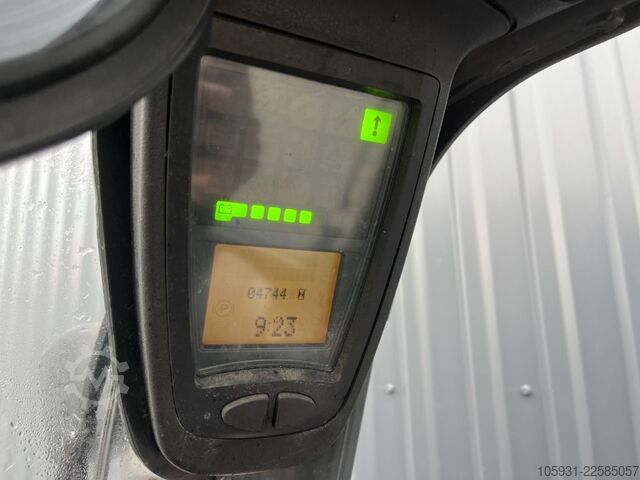 Electric 3-wheel forklift Linde E16-02