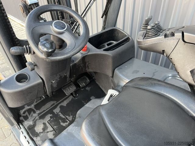Electric 4-wheel forklift Linde E16P-02
